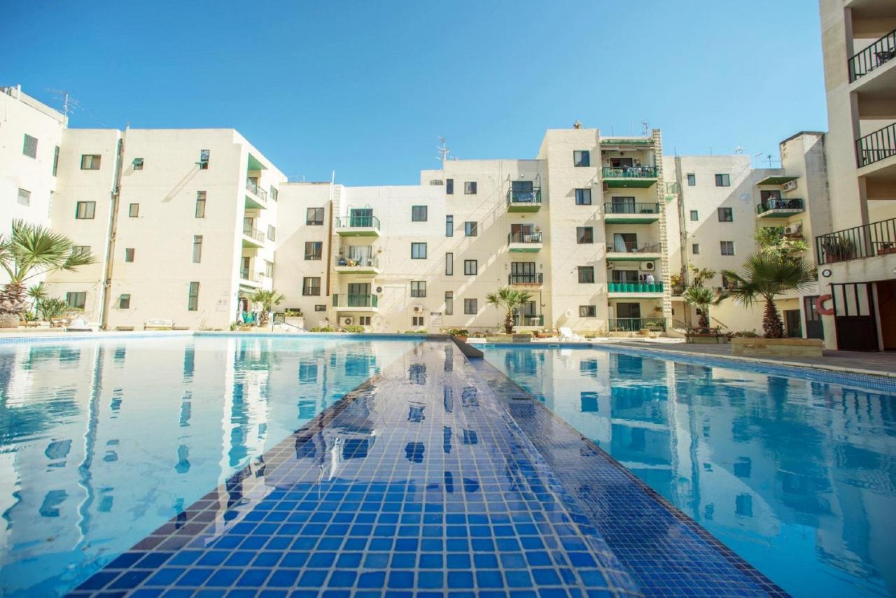Stunning Penthouse Roof Terrace & Communal Swimming Pool St. Paul's Bay Exterior photo