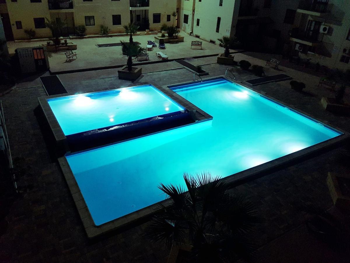 Stunning Penthouse Roof Terrace & Communal Swimming Pool St. Paul's Bay Exterior photo