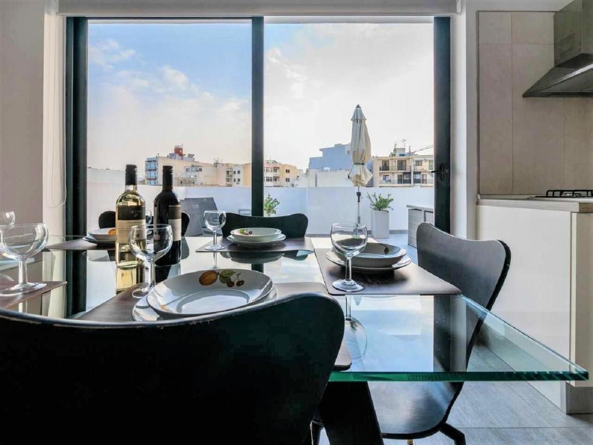 Stunning Penthouse Roof Terrace & Communal Swimming Pool St. Paul's Bay Exterior photo